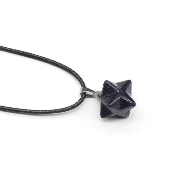 Pendentif Merkaba en pierre de sable bleu sur collier - Mes Bijoux En Pierres Naturelles