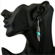 Créoles argentées en pierre turquoise et plumes - Mes Bijoux En Pierres Naturelles