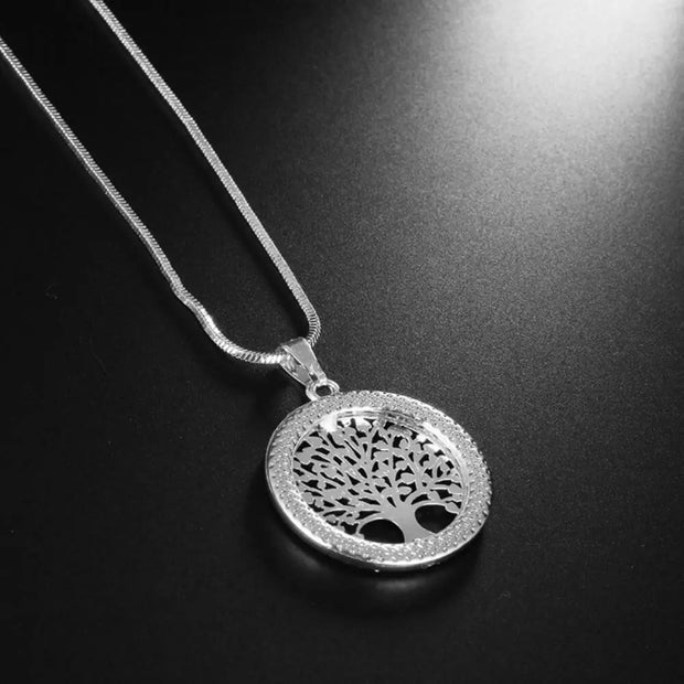 Collier en cristal et pendentif en forme d'arbre de vie argenté - Mes Bijoux En Pierres Naturelles