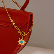 Pendentif soleil en turquoise monté sur chaîne dorée - Mes Bijoux En Pierres Naturelles